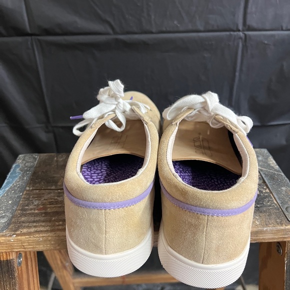 Revitalign 9 women’s orthotic tan sneakers - Picture 2 of 7